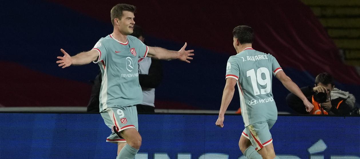 Barcelona 4 - Atlético de Madrid 4: Vibrante corbata en Montjuic