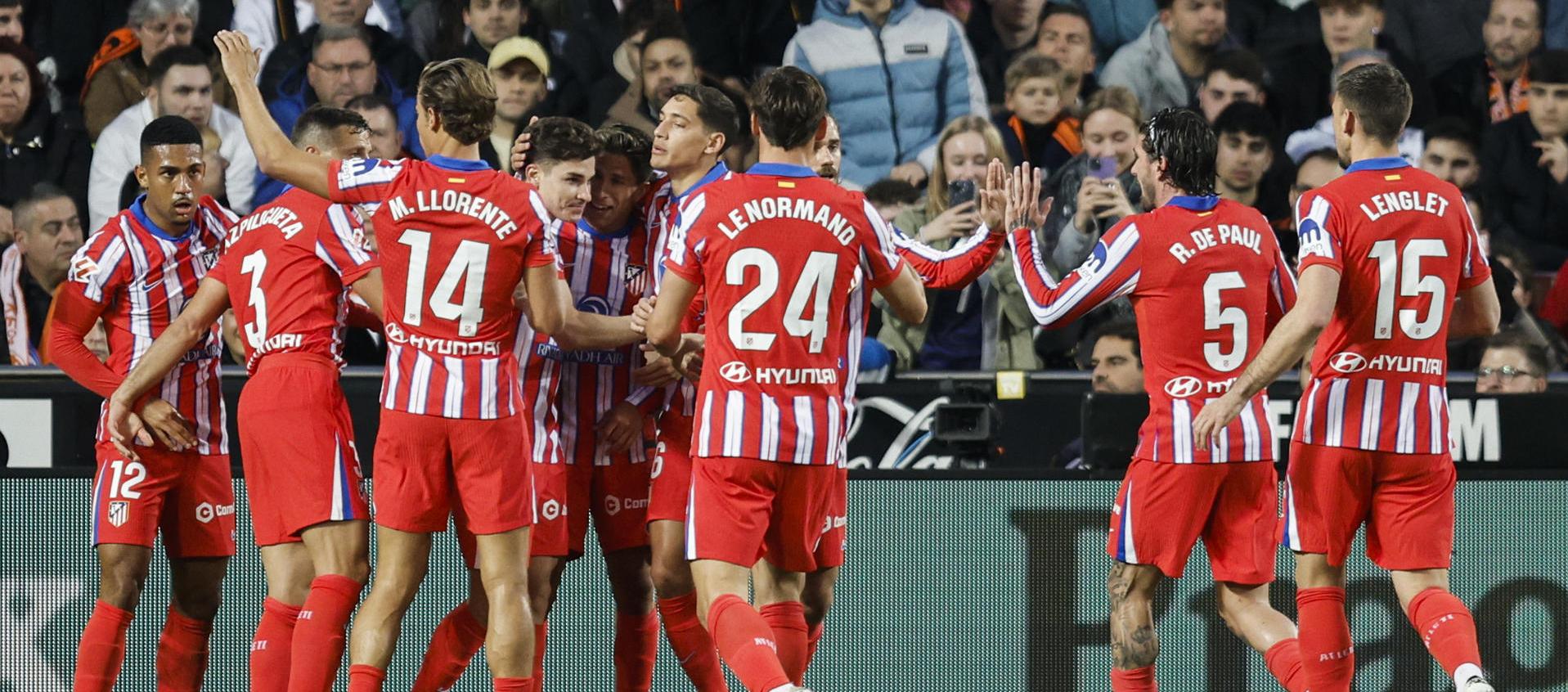 El Atlético de Madrid sacudió a Valencia y presiona con el liderazgo en España