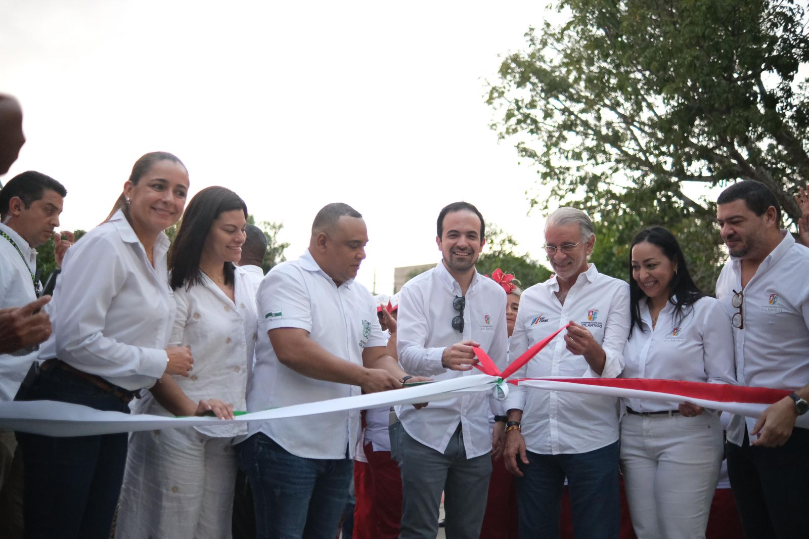 Entrega del gobierno del Atlántico Megacancha la candelaria con recursos de la tasa de seguridad y coexistencia