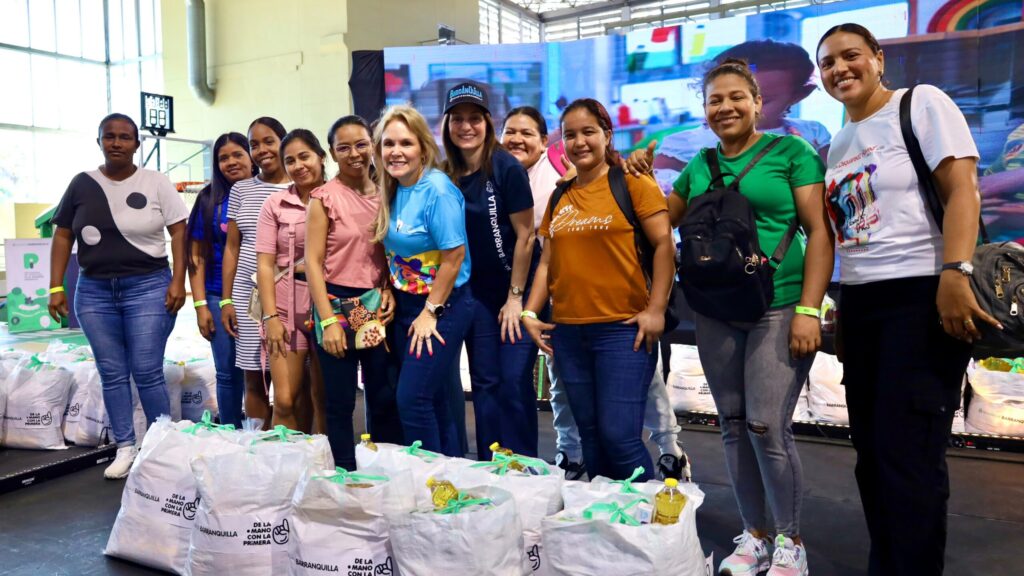 'Hand with the First', alcalde de Barranquilla, entrega paquetes de alimentos de la primera infancia: alcalde de Barranquilla, especial, industrial y portuaria Distrito