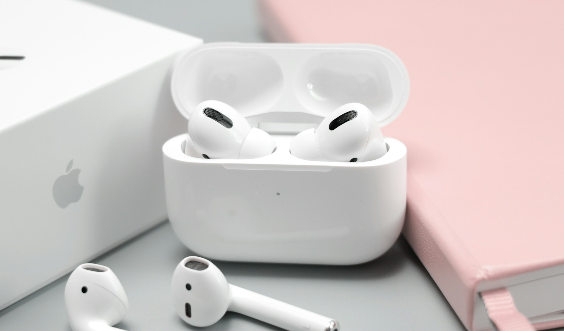 Los próximos AirPods tendrán una cámara, pero no precisamente tomar fotos: por lo que funcionarán • Enter.co