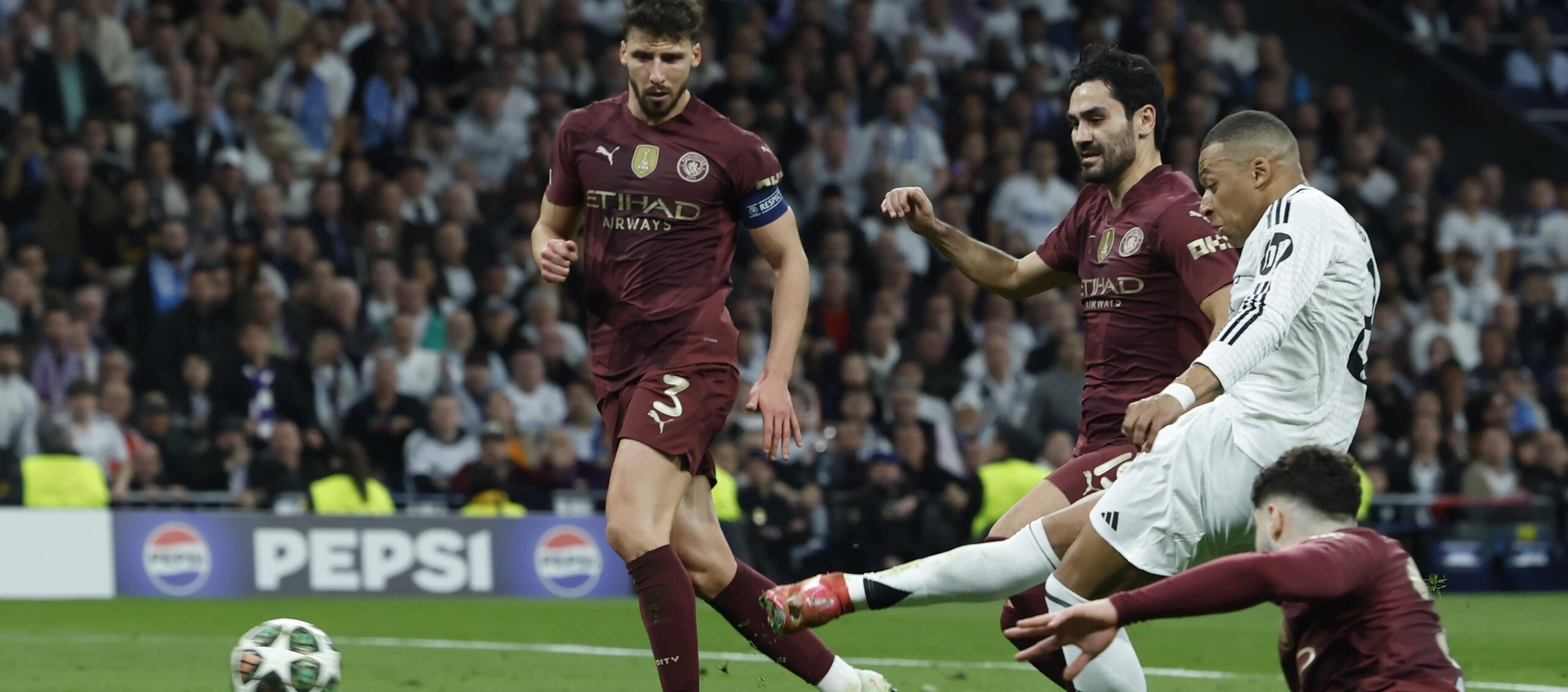 Mbappé destruyó el Manchester City con un triplete en Santiago Bernabéu