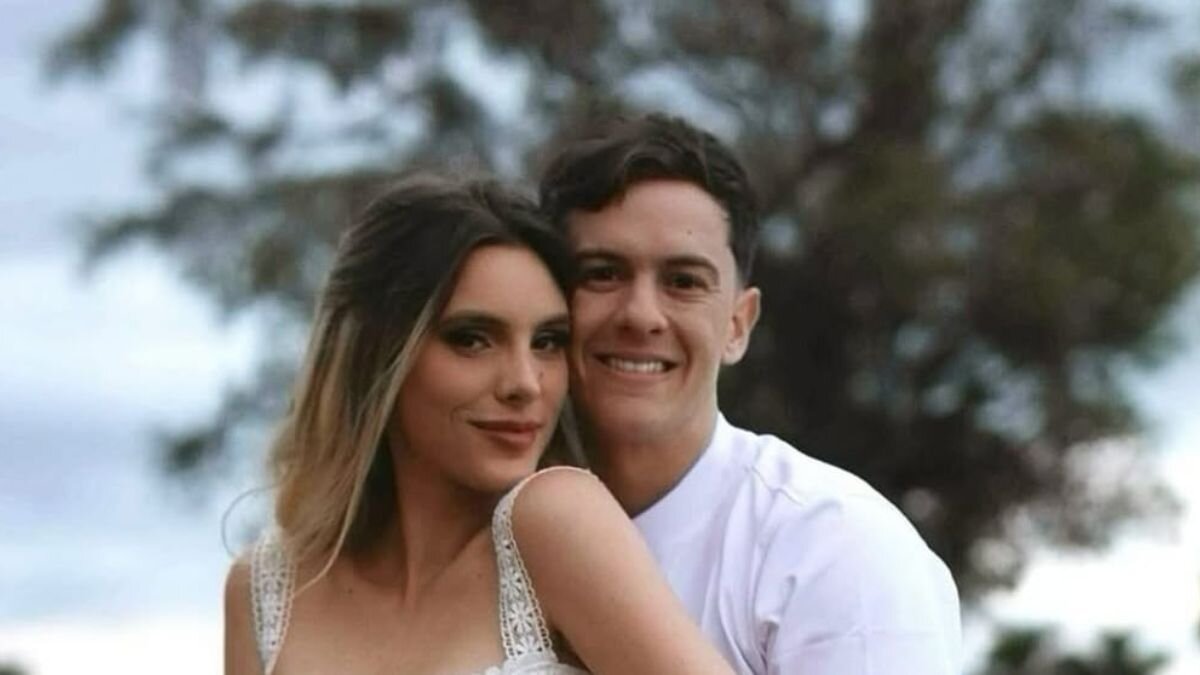 Con fotografías emocionales, Lele Pons anunció con su esposo que está embarazada