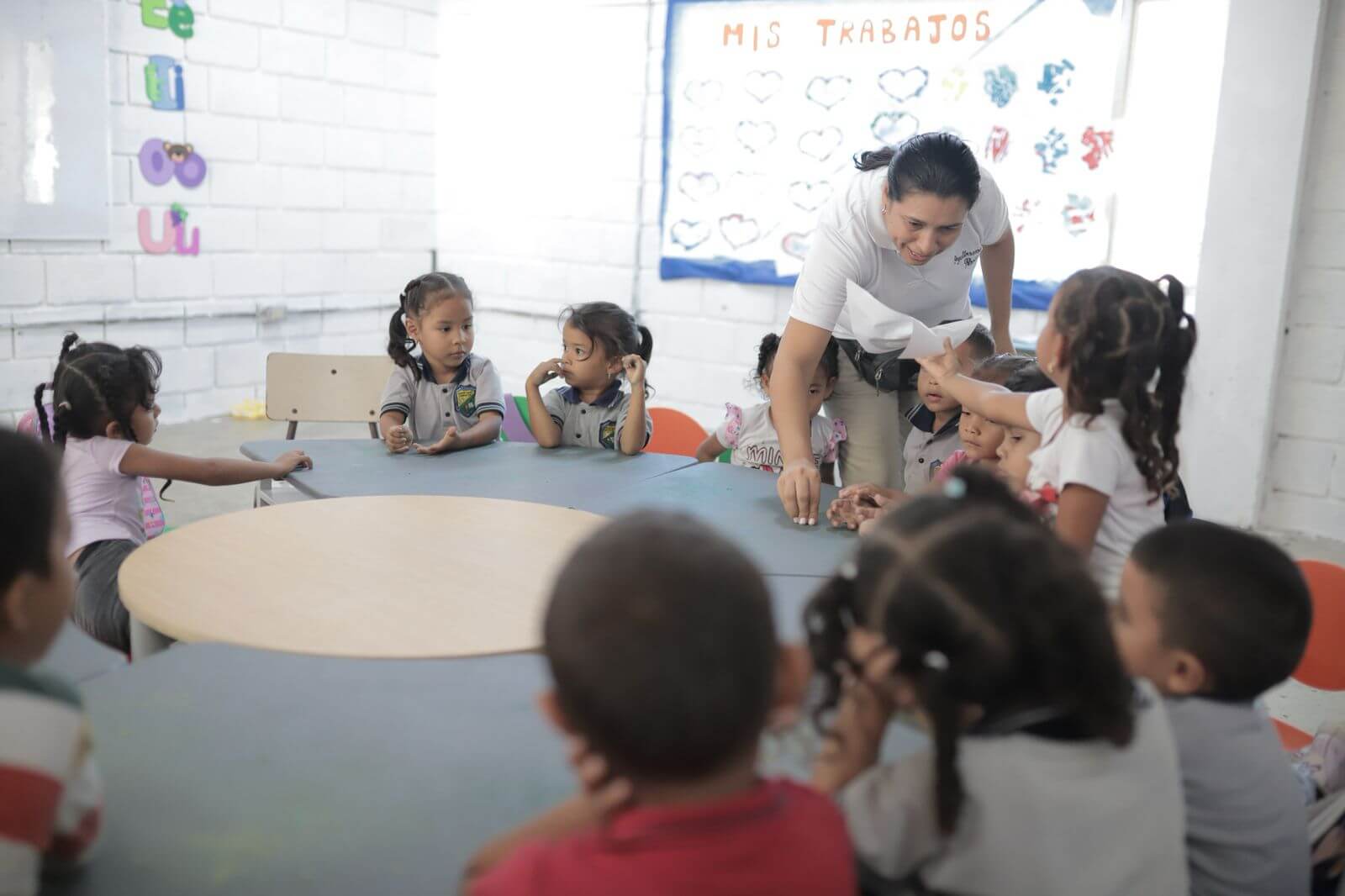 Gobernación Atlántica Avances en el proceso de nombrar a los maestros