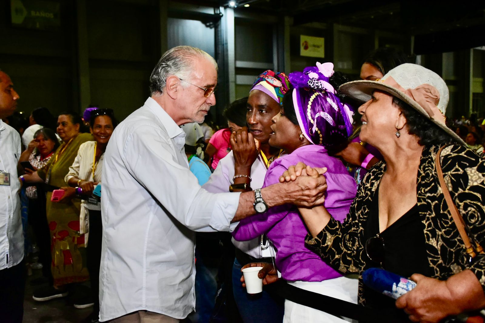 "Las mujeres caribeñas ya no lloran, afectan el centralismo": el gobernador Eduardo Summer