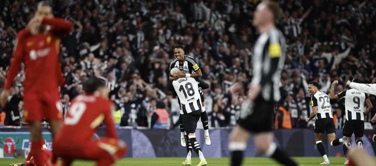 Newcastle saboreó un título después de 56 años de sequía antes del Liverpool