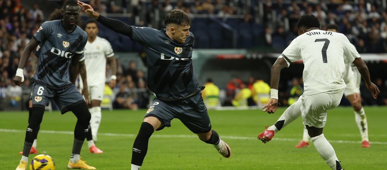 Un verdadero Madrid sin brillo sufrió hasta el final para derrotar a Rayo Vallecano