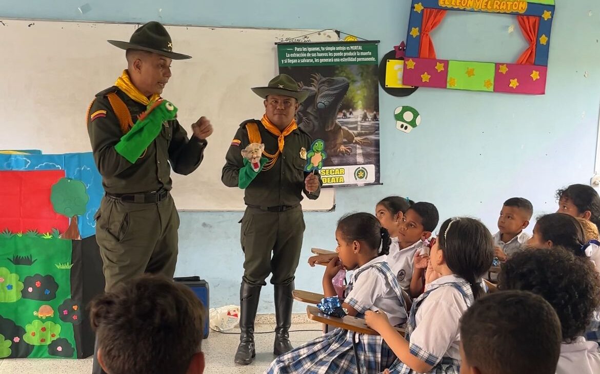 Carabineros y protección del medio ambiente, educe a los futuros "guardianes del planeta" en las instituciones educativas del Atlántico