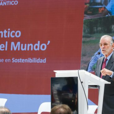 El gobernador Eduardo Summer advierte que la tarifa fijada a Colombia por las fuerzas de Trump para reinventarse a sí misma