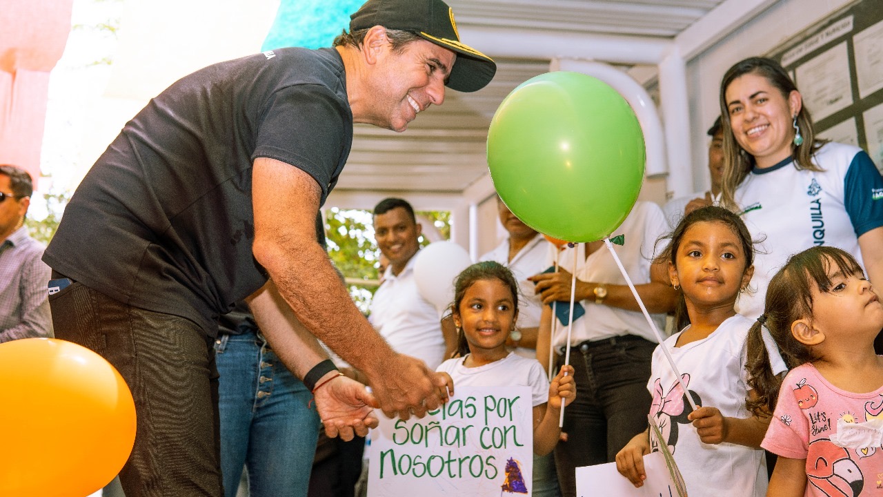 En el mes de la infancia, el alcalde Alejandro Char apuesta por bilingüismo en CDI y espacios adecuados para la primera infancia: la oficina de Barranquilla de Alcalde, distrito especial, industrial y puerto