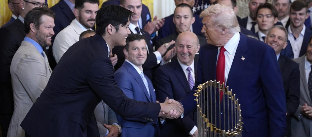 "Ohtani parece una estrella de cine", elogios de Trump al recibir a los Dodgers