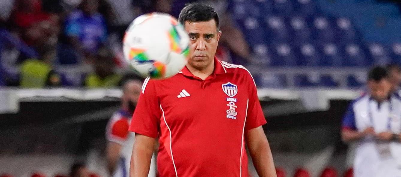"Somos un equipo bravo, maduro, que sabe qué hacer": César Farías