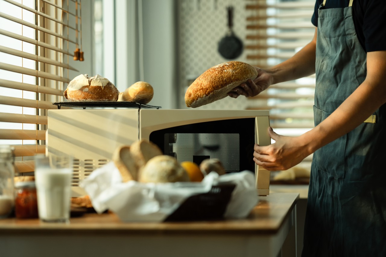 ¿Los microondas eliminan nutrientes, emiten radiación y solo sirven para recalentar? Te contamos • ENTER.CO