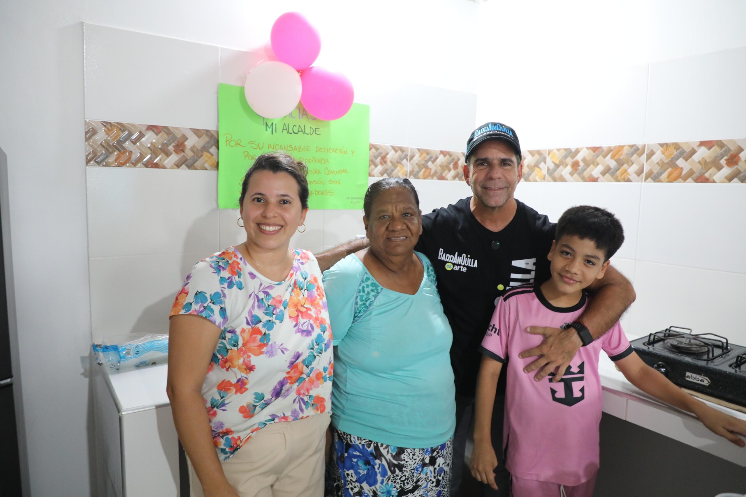 alcalde Char durante entrega de mejoramientos de vivienda – Alcaldía de Barranquilla, Distrito Especial, Industrial y Portuario