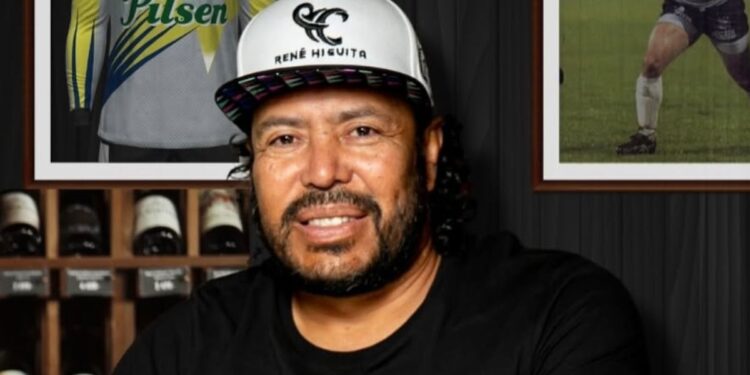 Así reaccionó René Higuita a hombre que parece su gemelo