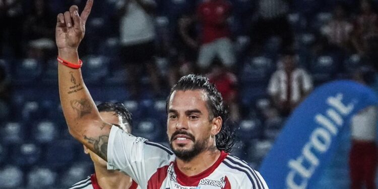 Báez y Enamorado comandaron el triunfo y Junior recuperó el liderato 