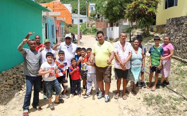 Con calles pavimentadas, obras para el progreso llega al barrio Vistamar: alcalde Plinio Cedeño