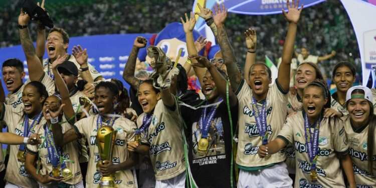 Deportivo Cali revalidó su título de la Liga Femenina ante Santa Fe