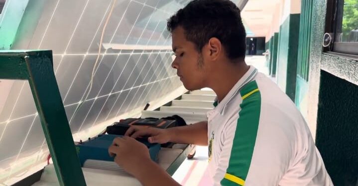 El ITIDA de Soledad, primera institución educativa del Atlántico en capacitar estudiantes en diseño e instalación de paneles solares