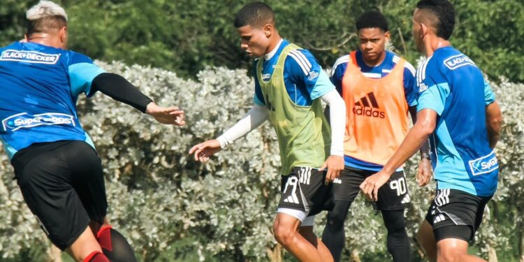 "El grupo viene trabajando para poder pelear el título": José Enamorado