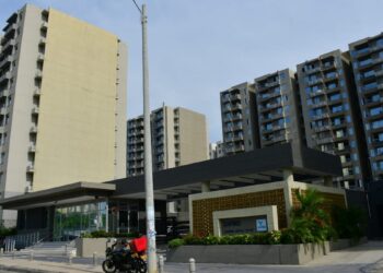 Falla de ascensor deja cuatro heridos en conjunto del complejo habitacional Alameda del Río