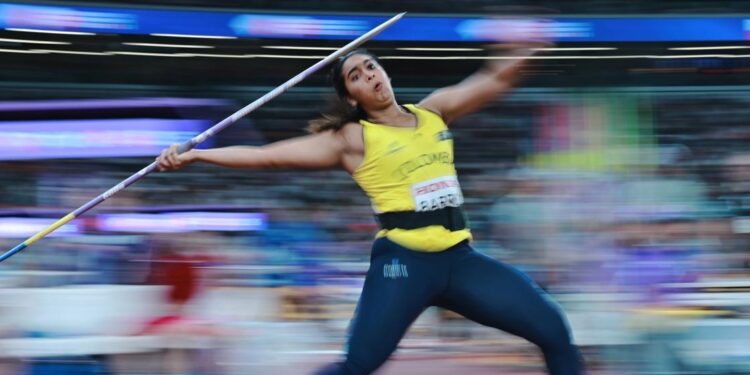 Flor Denis Hurtado y Valentina Barrios, sexta y undécima en lanzamiento de jabalina
