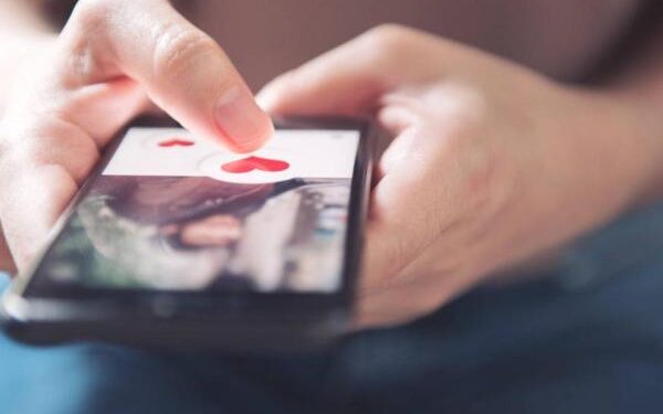 Los cuidados que debe tener en las apps de citas y no ser víctima de una estafa romántica | Tecnología