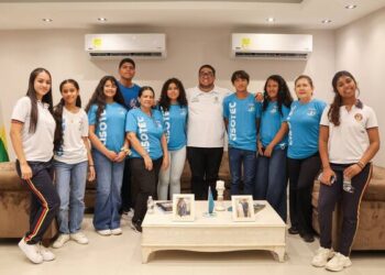 “Los estudiantes porteños nos llenan de orgullo en ferias internacionales de ciencias en Chile y Paraguay”: alcalde Plinio Cedeño