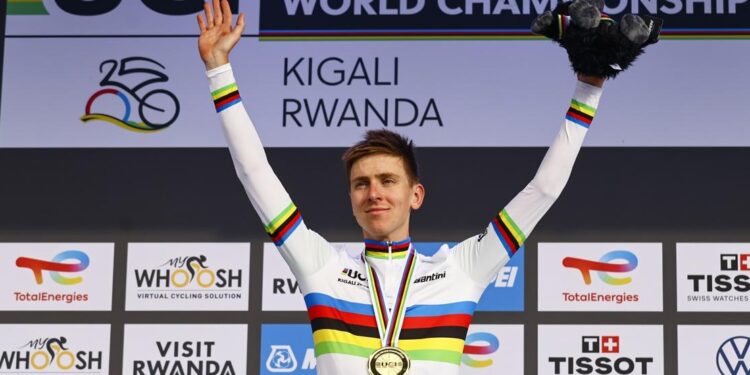 Pogacar se toma revancha ante Evenepoel en el Mundial de Ciclismo