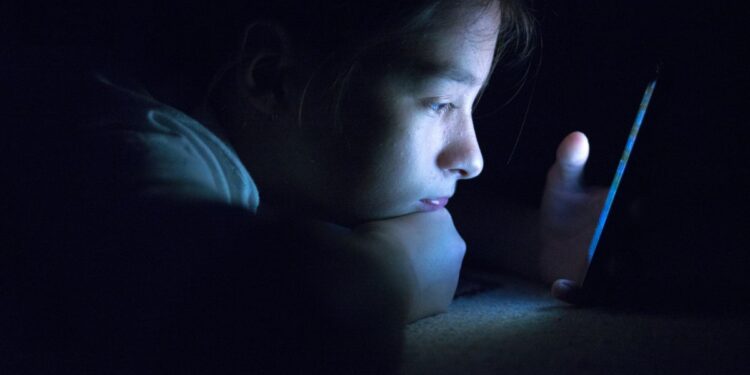 Video | Consejos para combatir la adicción al celular, según la ciencia