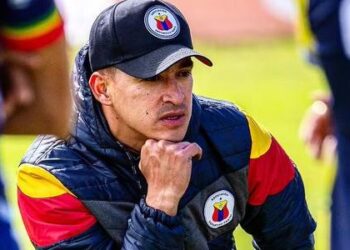 renunció su técnico Camilo Ayala