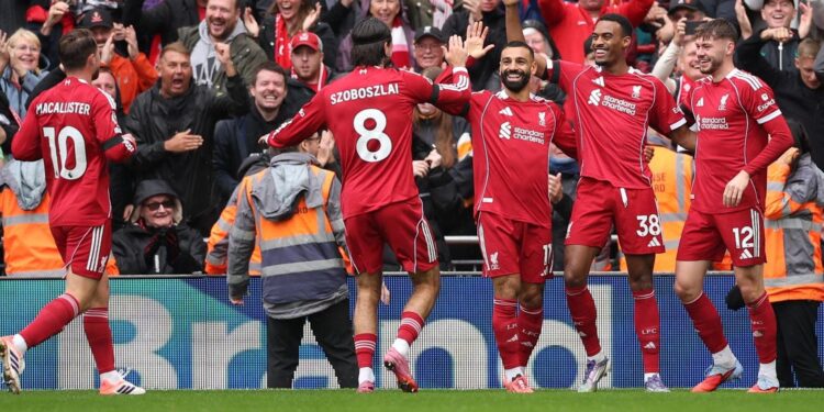 venció al Everton y comanda la Premier con puntaje perfecto