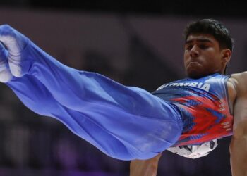 Ángel Barajas, medallista en París 2024, terminó cuarto en Mundial de barras paralelas