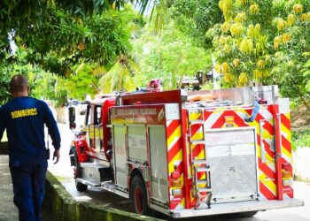 Autoridades despliegan búsqueda de joven que se lanzó al arroyo El Salao