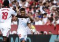 Barcelona fue goleado por Sevilla y se quedó sin liderato en España