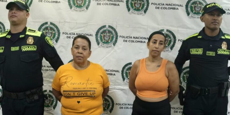 Capturan a dos mujeres por tráfico de estupefacientes en el barrio Santo Domingo
