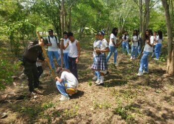 Carabineros de Colombia en Bolívar, guardianes de la naturaleza en su Día Mundial