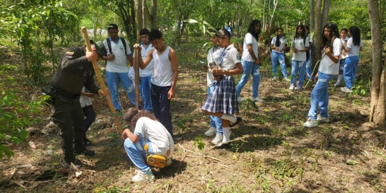 Carabineros de Colombia en Bolívar, guardianes de la naturaleza en su Día Mundial