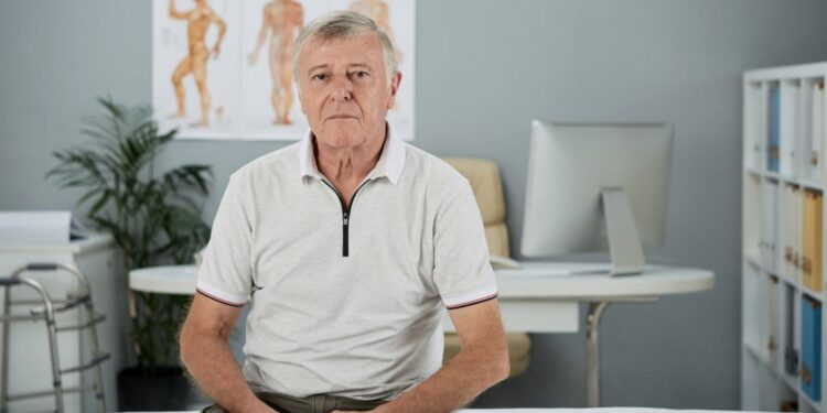 "Cuidado integral e innovación: claves para enfrentar la incontinencia urinaria en personas mayores": TENA