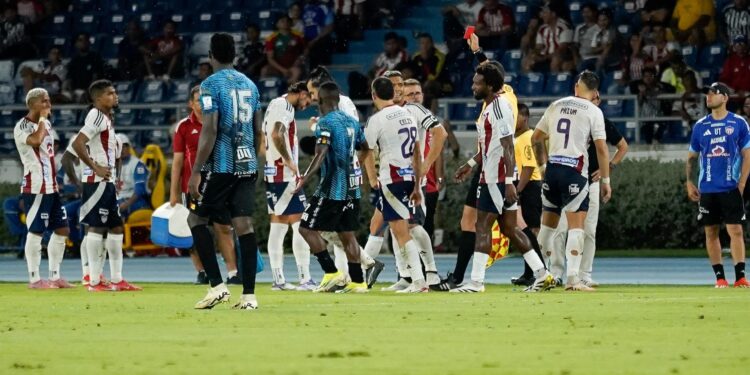 Daniel Rivera se disculpó con hinchada del Junior por su expulsión ante Pereira