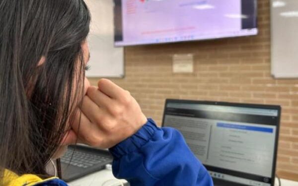 De las aulas al clic: así funciona la nueva Academia Atenea para todos los bogotanos | Tecnología