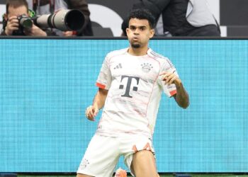 Doblete de Luis Díaz para un Bayern Múnich intratable en la Bundesliga