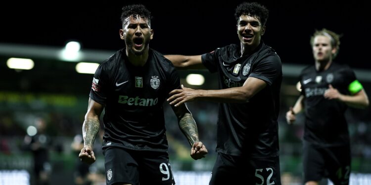 El samario Luis Suárez alarga su racha con un gol en la victoria del Sporting