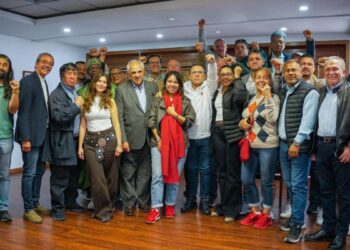 Ernesto Samper y Roy Barreras sellaron alianza para elecciones en 2026: se subieron al bus del frente amplio