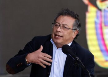 “Espero a Bogotá entera”: Petro convoca concentración tras absolución del expresidente Uribe