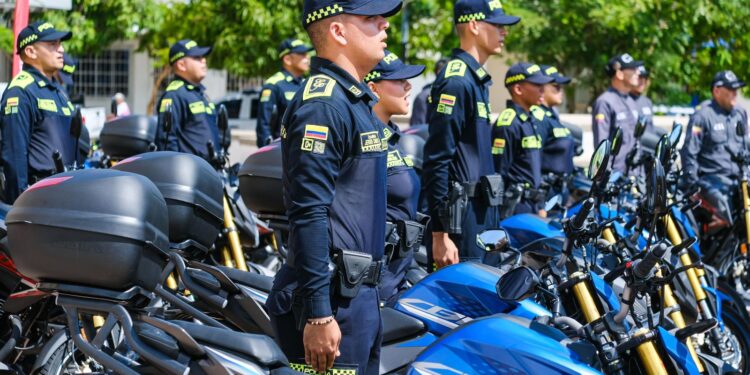 Gobernador Verano comienza entrega de 110 motocicletas para fortalecer la Fuerza Pública en el departamento