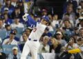 Lanzando y bateando, un descomunal Ohtani destrozó a los Cerveceros