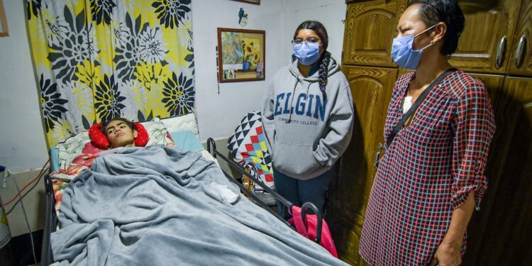 Los retos de Martha: un cáncer maligno y un hijo en cama por la violencia