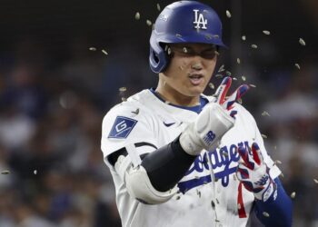 Medias Rojas y Dodgers tomaron ventaja en la serie de comodines