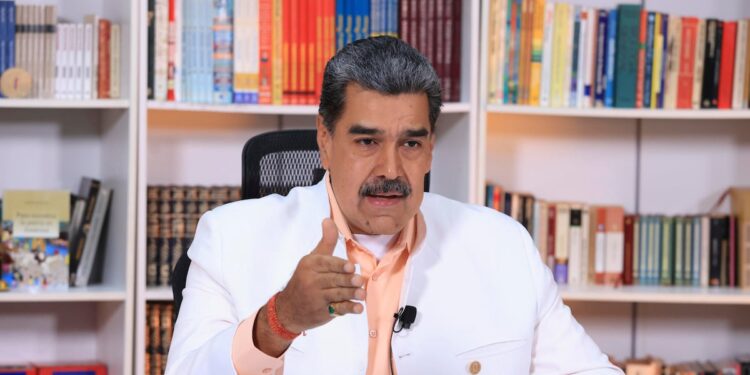 Venezuela rechaza sanciones contra Petro y acusa a EE. UU. de querer “criminalizarlo” y de tener “una estrategia de injerencia”